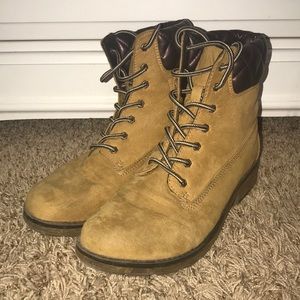 brown hiking boots (kids)
